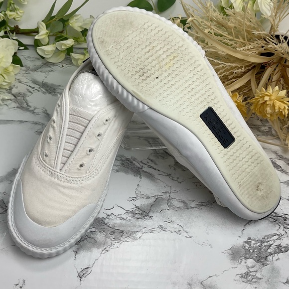 SPERRY’S Sz 7.5 Well Loved White Slip On Sneakers. Perfectly In Good Shape Loved - Picture 2 of 5